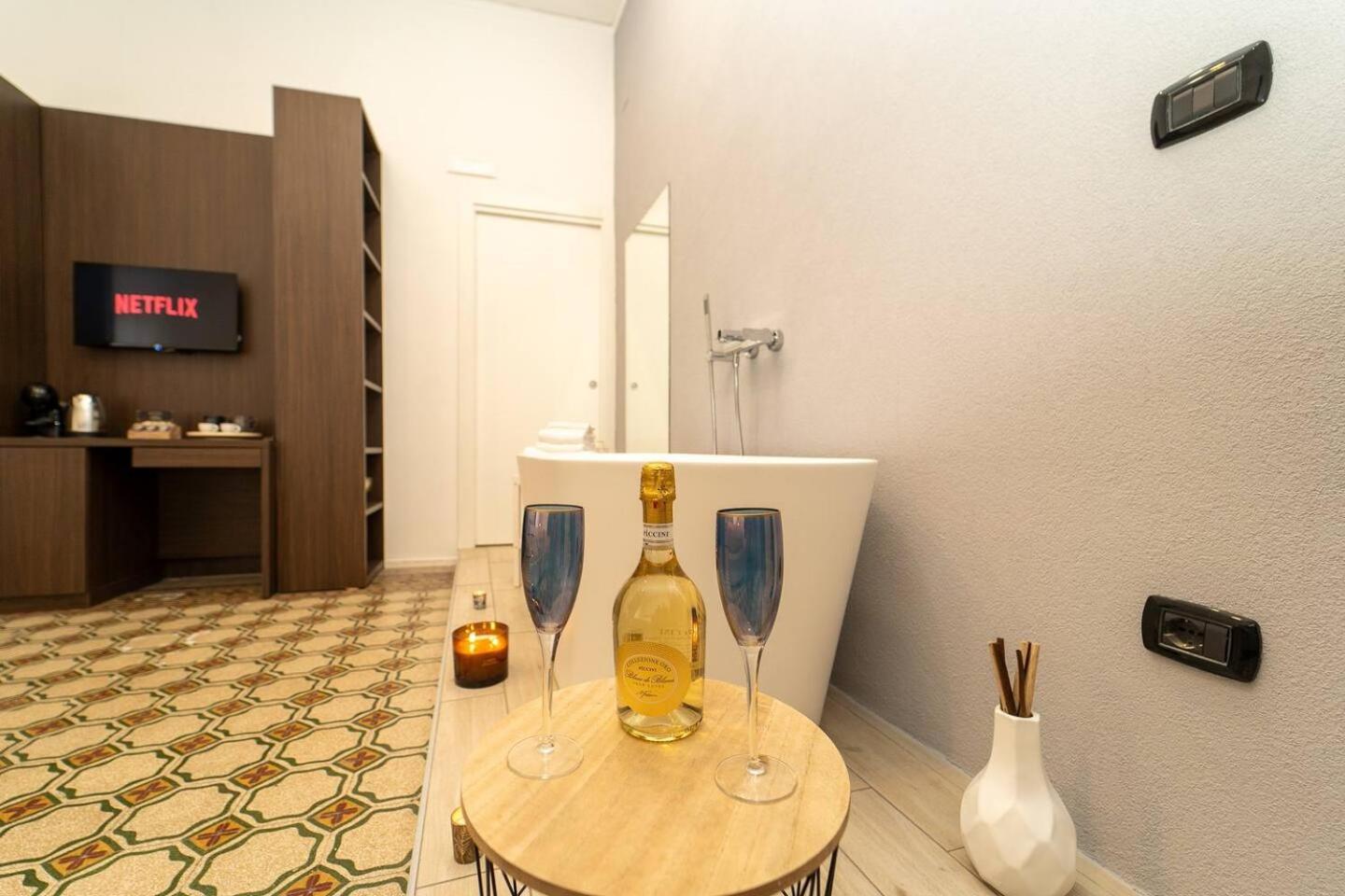 La Piazza Suite Napoli Eksteriør bilde